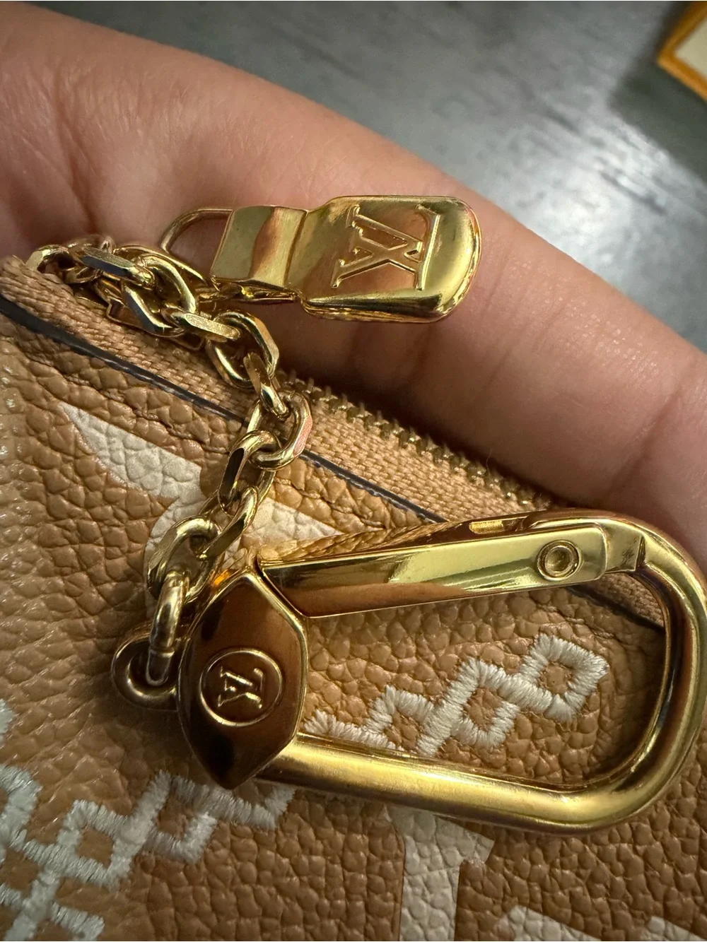 Louis Vuitton Arizona key cles